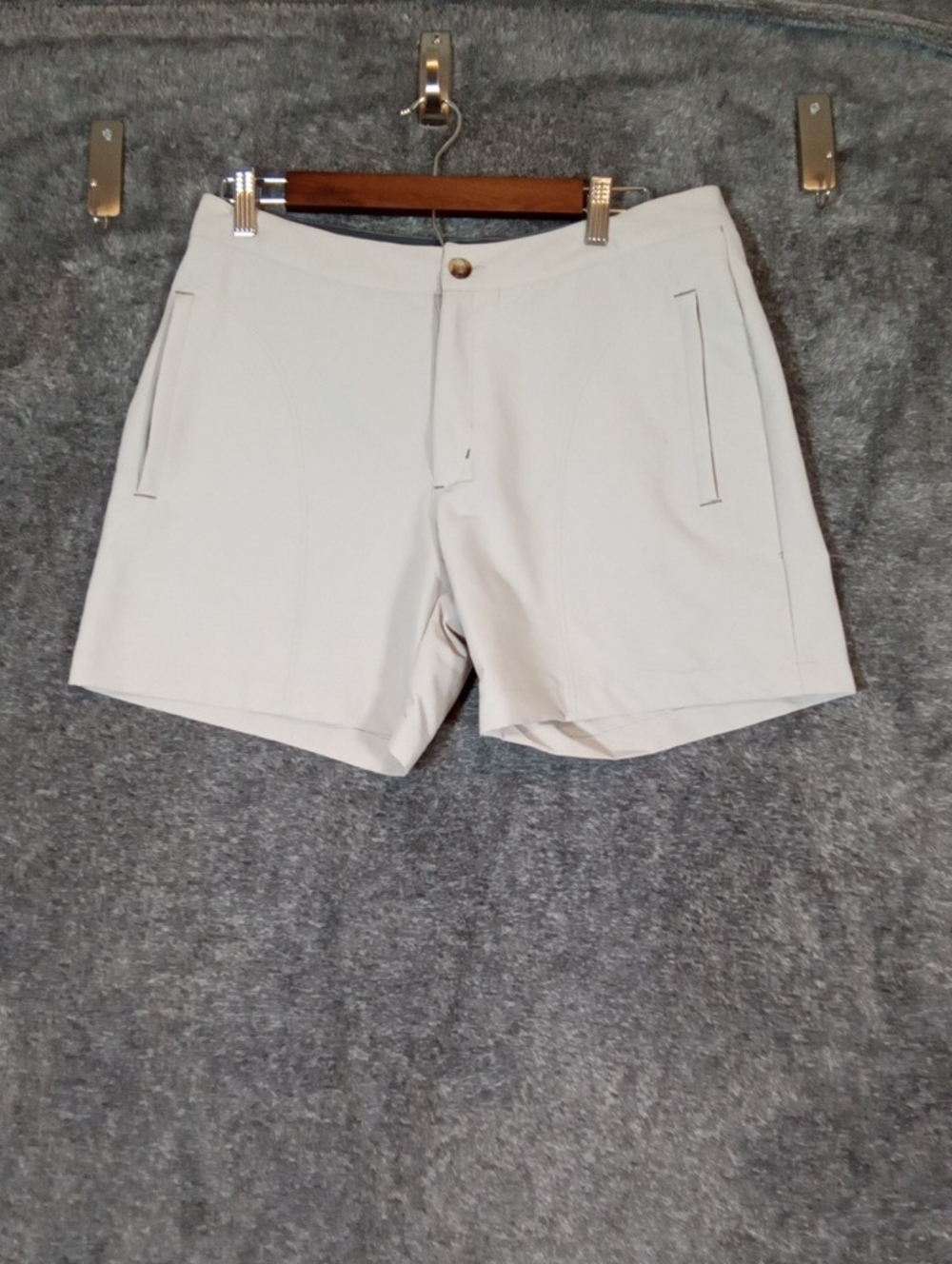 Title Nine Womens Cream Flat-Front Athletic Shorts Stetchy Casual Hiking Sz 10